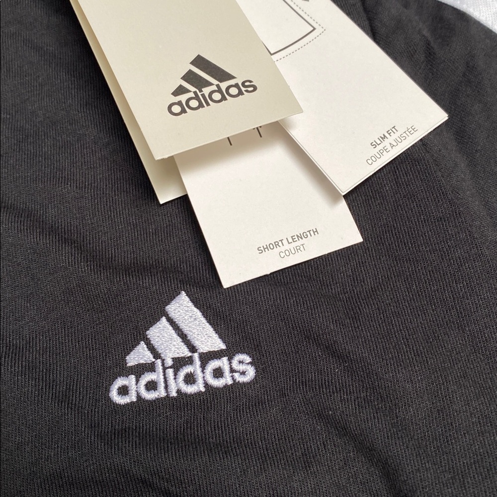 Adidas fitted comfy tshirt w shorter trendy Lenght
